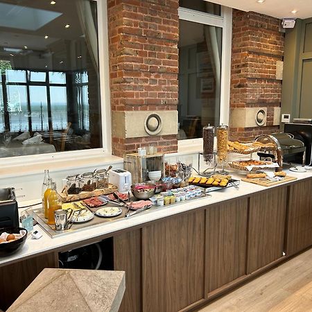Logis Hotel- Restaurant Le Relais Guillaume De Normandy سانت فاليري سور سوم المظهر الخارجي الصورة
